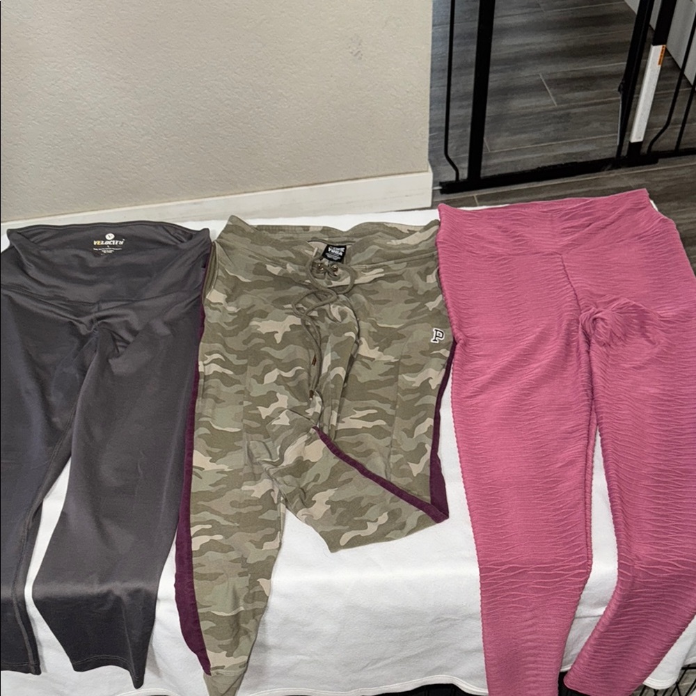 Gray/Pink/Green Athletic Leggings with Sleek Fit